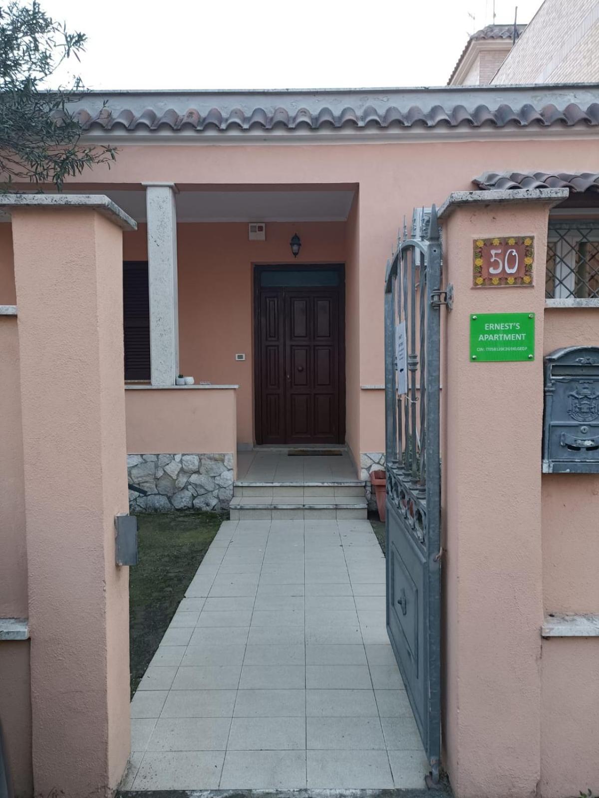 Ernest'S Apartment Ф'юмічіно Екстер'єр фото